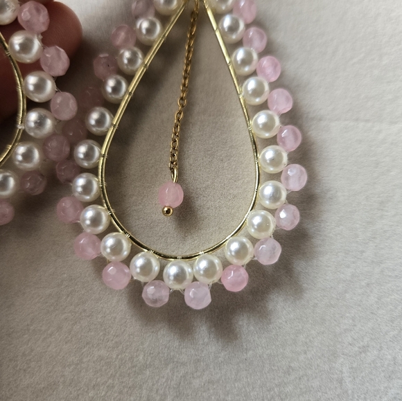 Pink jade and synthetic teardrop earrings. - Picture 5 of 5